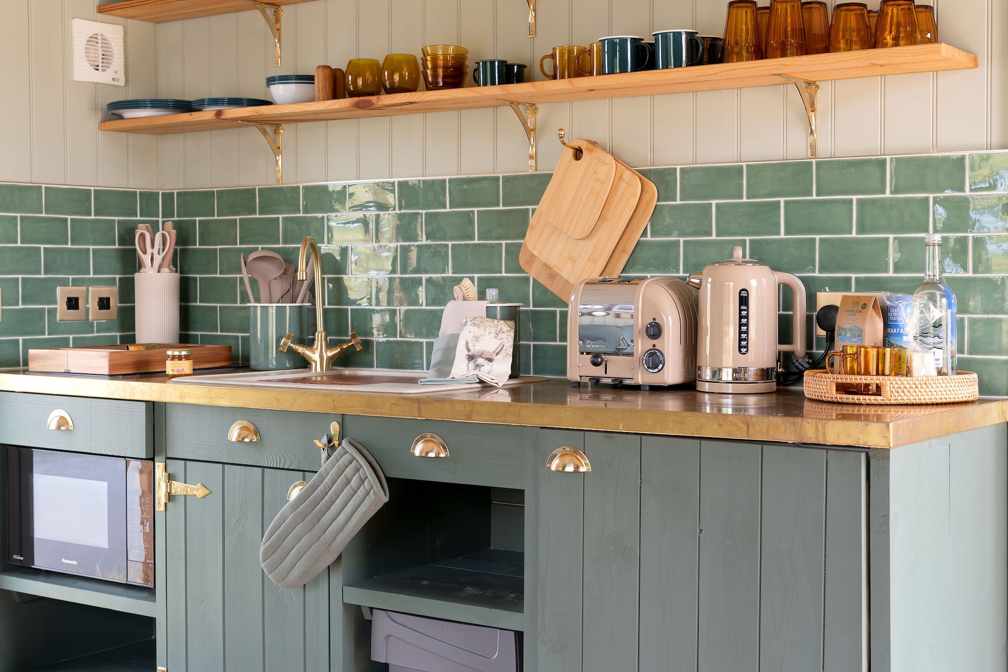 the stunning kitchen inside the basecamp lakeside cabins